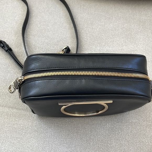 Salvatore Ferragamo Gancino Camera Leather Crossbody bag - Picture 6 of 11